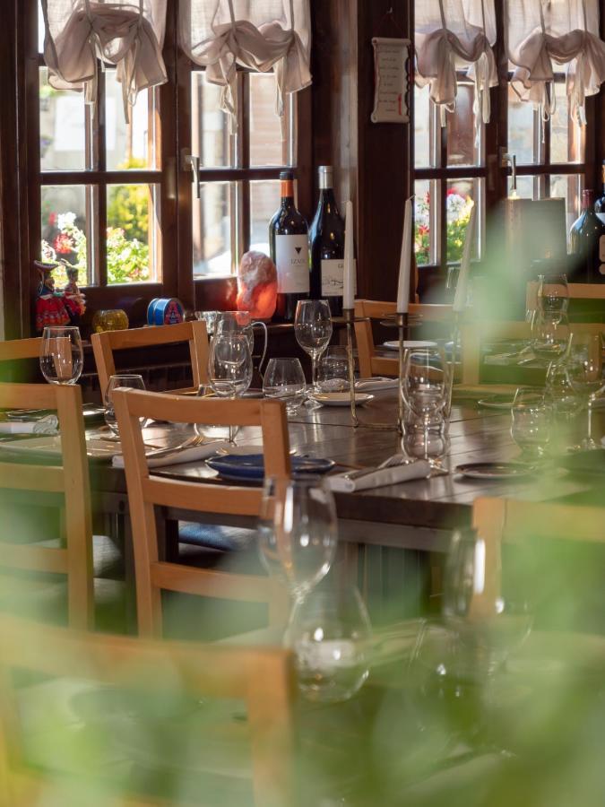 Peira Blanca Hotel Gastronomico Garós Buitenkant foto