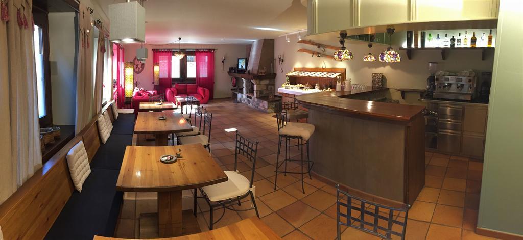 Peira Blanca Hotel Gastronomico Garós Buitenkant foto